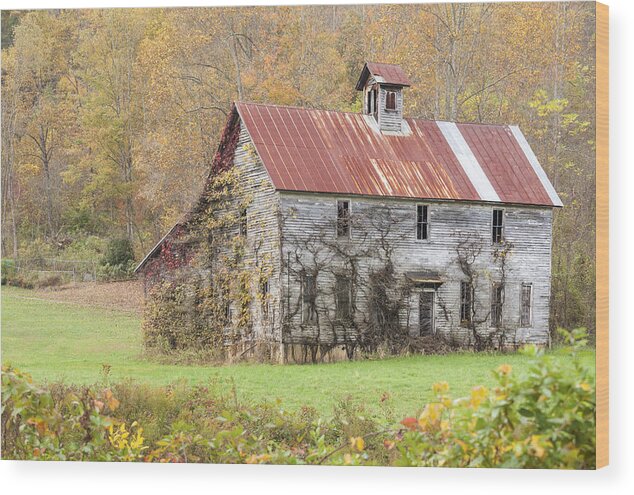 Appalachia Wood Print featuring the photograph Fixer Upper Barn by Jo Ann Tomaselli