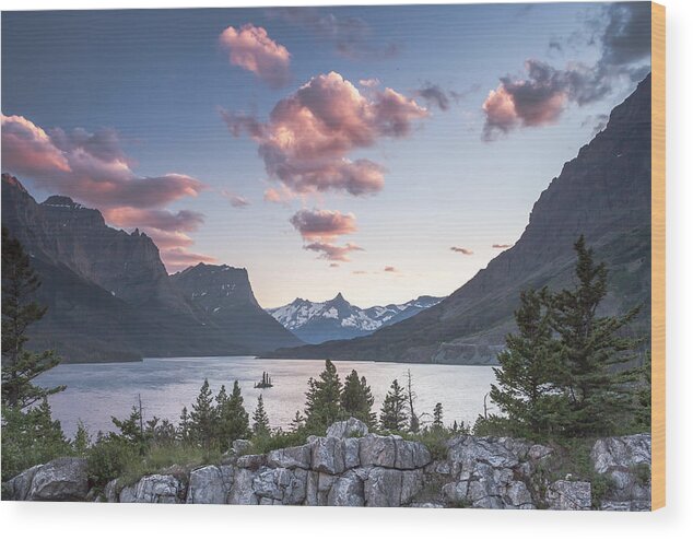 Horizontal Wood Print featuring the photograph Morning Colors on the Lake by Jon Glaser
