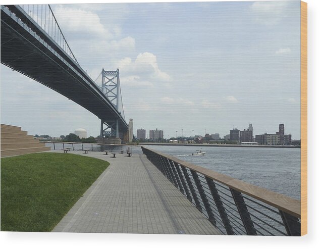 Philadelphia Wood Print featuring the photograph Race St Pier by Mary Ann Leitch