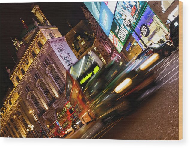 London Wood Print featuring the photograph London Bustle by Rick Deacon
