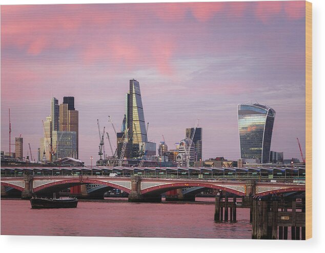 London Wood Print featuring the photograph Red Sky Over London by Rick Deacon