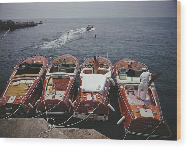People Wood Print featuring the photograph Hotel Du Cap-eden-roc by Slim Aarons