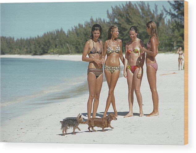People Wood Print featuring the photograph Ladies Of Lyford Cay by Slim Aarons