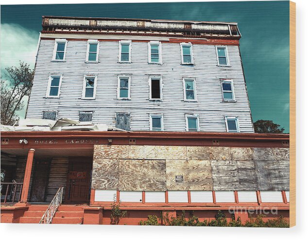 Abandoned Hotel Gardner Wood Print featuring the photograph Abandoned Hotel Gardner in Asbury Park by John Rizzuto