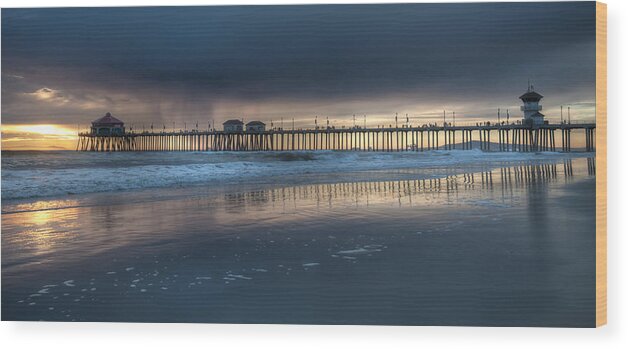 Huntington Beach Wood Print featuring the photograph Approaching Storm Huntington Beach Pier by Cliff Wassmann