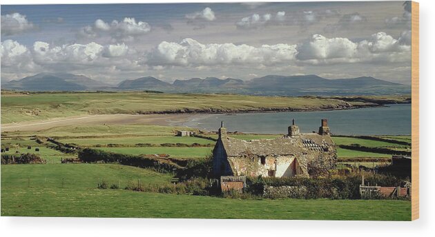 Landscape Wood Print featuring the photograph Aberffraw Isle of Anglesey by Peter OReilly