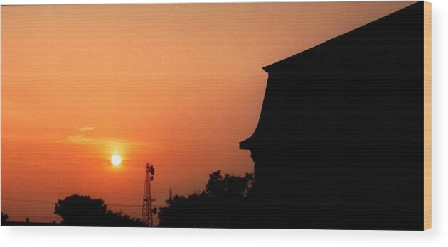 Island Wood Print featuring the photograph Block Island Sunset by Robert Nickologianis