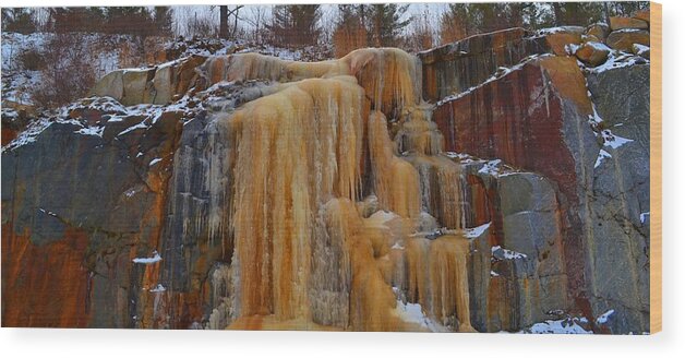 Abstract Wood Print featuring the photograph Ice On The Rock Cut 3 by Lyle Crump