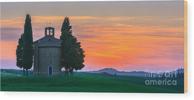 Italy Wood Print featuring the photograph Cappella della Madonna di Vitaleta #1 by Henk Meijer Photography
