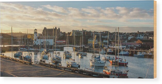 England Wood Print featuring the photograph End of the Day by Les Hutton