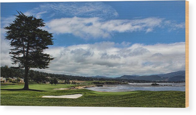 Pebble Beach Wood Print featuring the photograph Pebble Beach - The 18th Hole by Judy Vincent