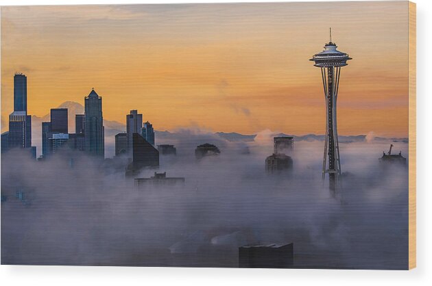 Space Needle Wood Print featuring the photograph Needling The Fog by Kevin McClish