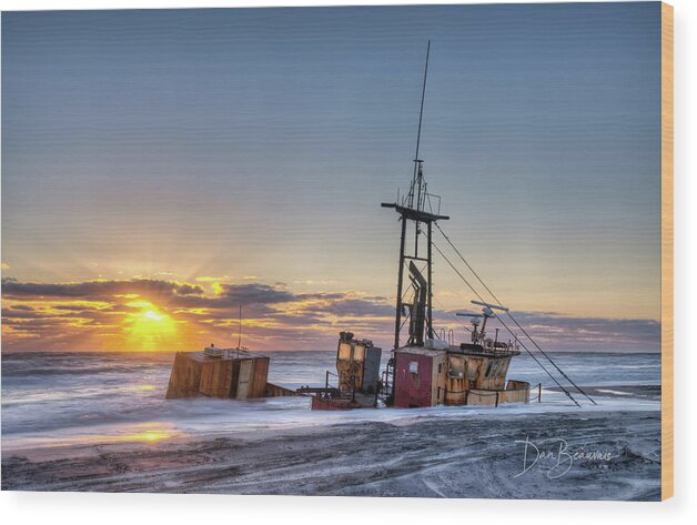 Shipwreck Wood Print featuring the photograph Ocean Pursuit Daybreak 7504 by Dan Beauvais