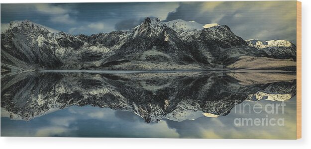 Llyn Idwal Wood Print featuring the photograph Midnight Lake by Adrian Evans