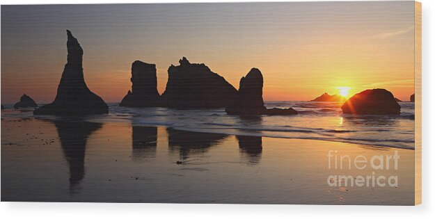 Bandon Wood Print featuring the photograph Bandon Beach Sunset by Bill Singleton