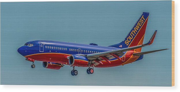 Plane Wood Print featuring the photograph Southwest 737 landing by Paul Freidlund
