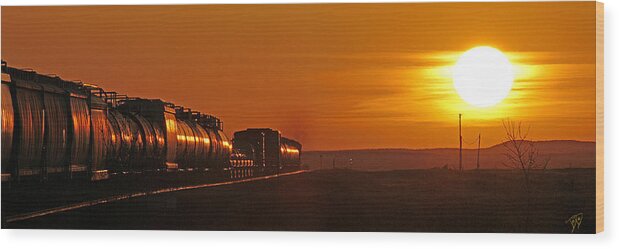 Train Wood Print featuring the photograph Train headin west by Darcy Dietrich
