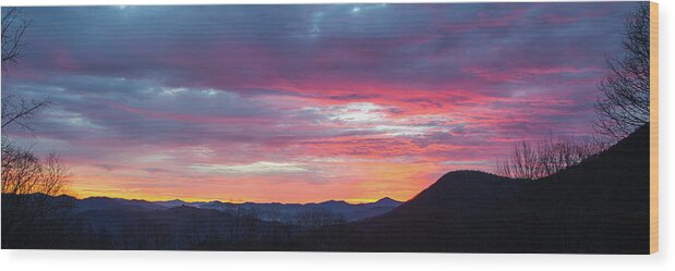 Sunrise Wood Print featuring the photograph New Year Dawn - 2016 December 31 by D K Wall