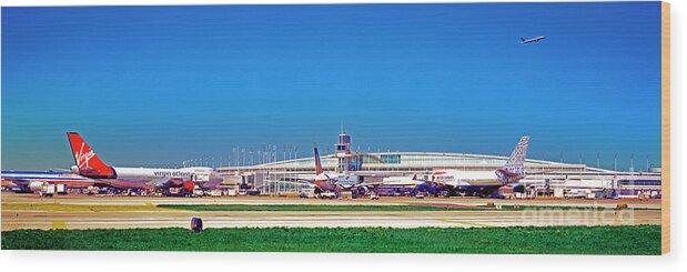  Chicago Wood Print featuring the photograph Chicago, International, Terminal by Tom Jelen