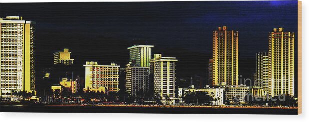 Waikiki Wood Print featuring the photograph Moana Surfrider by Darcy Dietrich