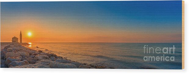 Water Wood Print featuring the photograph A beautiful sunset by The P