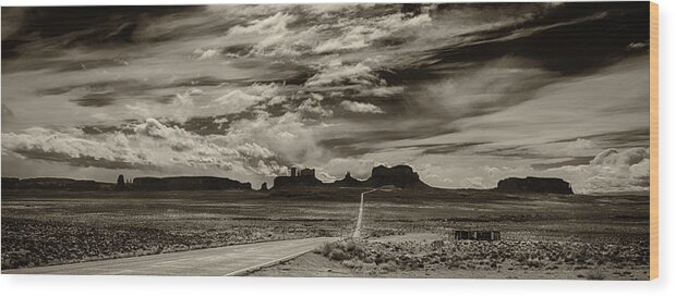 Monument Valley Ut Wood Print featuring the photograph Approaching Monument Valley by Ron White