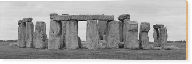 Amesbury - Stonehenge 1 Wood Print featuring the photograph Amesbury - Stonehenge I by Richard Reeve