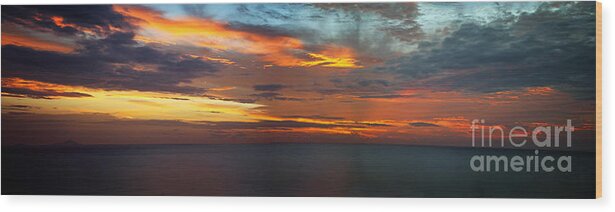Sunrise Wood Print featuring the photograph Good Morning Panama by Bob Hislop