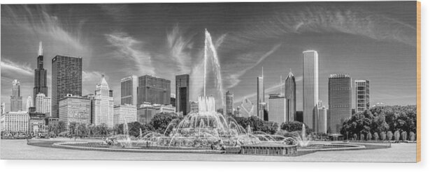 Chicago Wood Print featuring the photograph Buckingham Fountain Skyline Panorama Black and White by Christopher Arndt