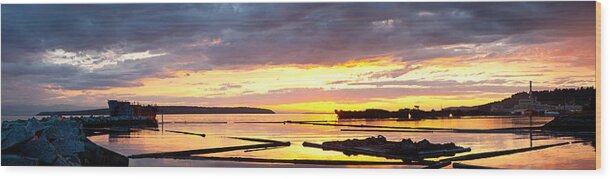  Sunset Wood Print featuring the photograph Glowing Freighters by Darren Bradley