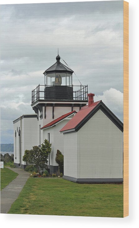 Point No Point Lighthouse Wood Print featuring the photograph Point No Point Lighthouse #1 by E Faithe Lester