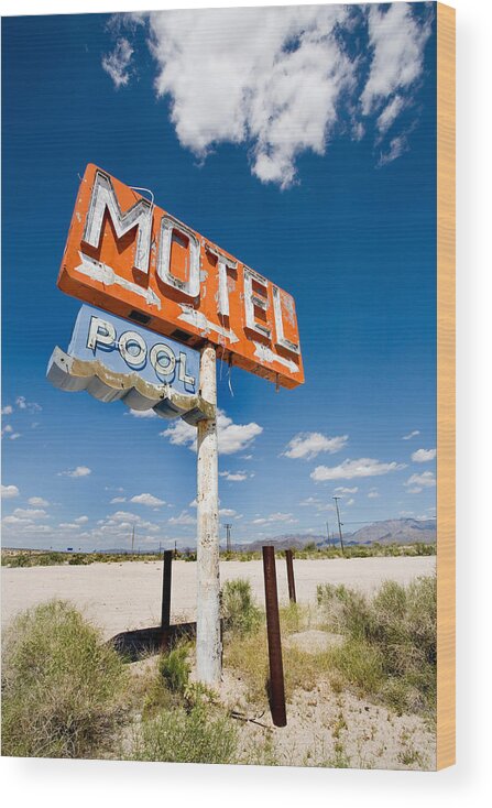 Arizona Wood Print featuring the photograph Abandoned Motel by Peter Tellone