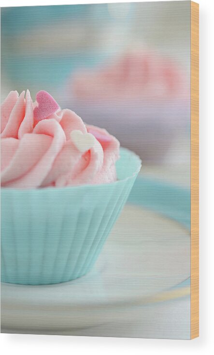 Sugar Wood Print featuring the photograph Close Up Of Cupcakes by Dhmig Photography