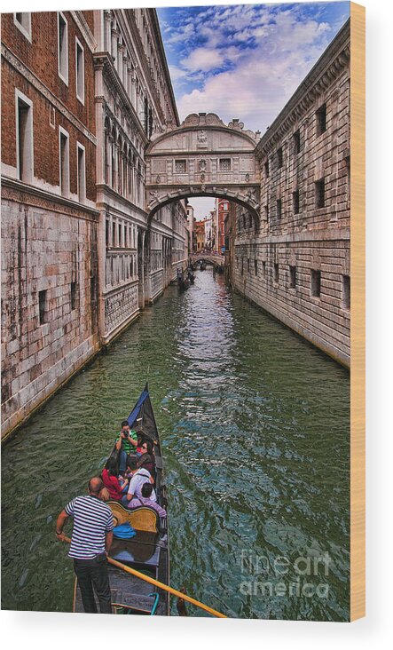 Venice Wood Print featuring the photograph Family trip under the Bridge of Sighs by Brenda Kean