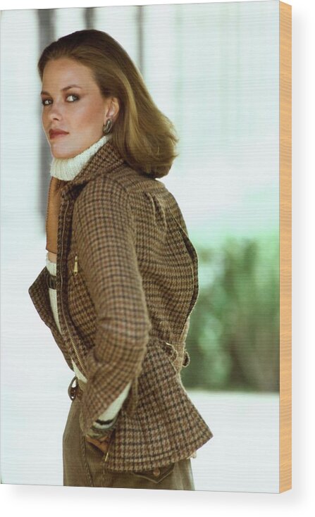 Fashion Wood Print featuring the photograph Lisa Taylor Wearing A Tweed Blazer by Arthur Elgort