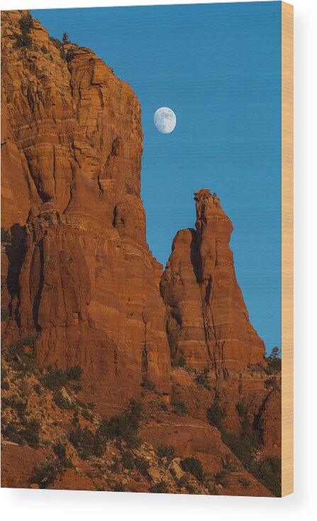 Arizona Wood Print featuring the photograph Moon Over Chicken Point by Ed Gleichman