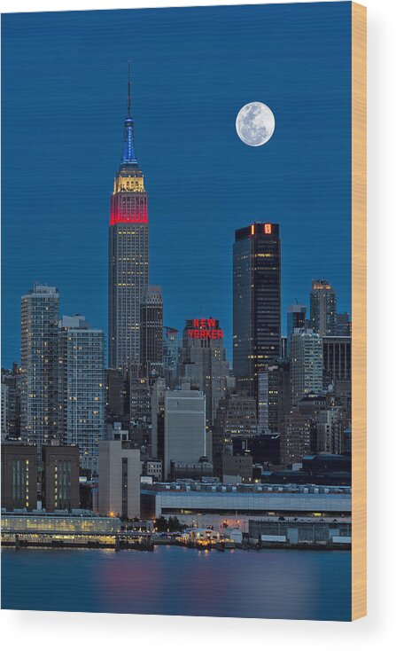 New York City Skyline Wood Print featuring the photograph New York City Moonrise by Susan Candelario
