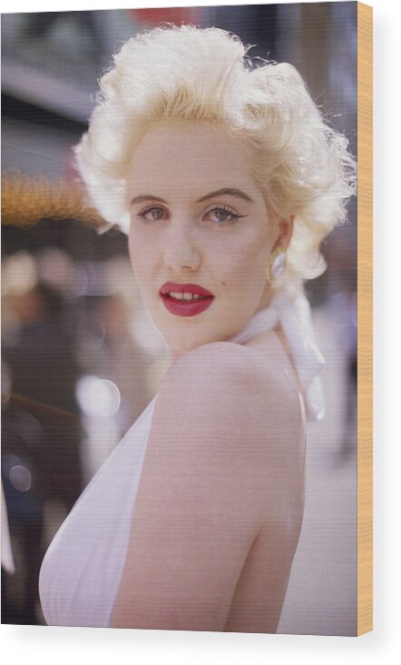 Marilyn Monroe Wood Print featuring the photograph Beauty Of Marilyn Monroe by Shaun Higson