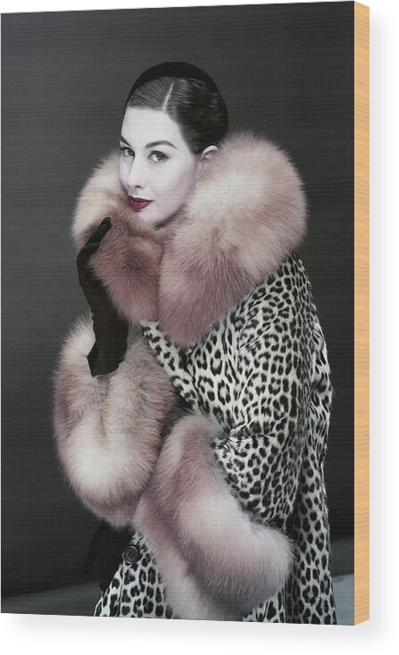 Fashion Wood Print featuring the photograph Portrait Of Nancy Berg by Erwin Blumenfeld