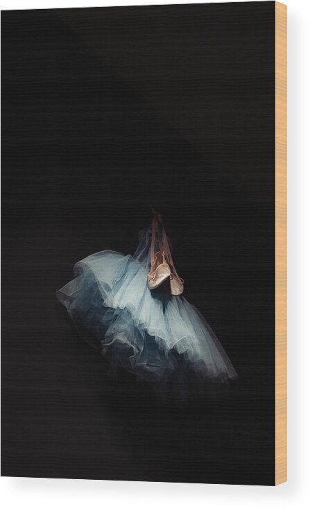 Directly Below Wood Print featuring the photograph Ready To Dance by Claire Plumridge