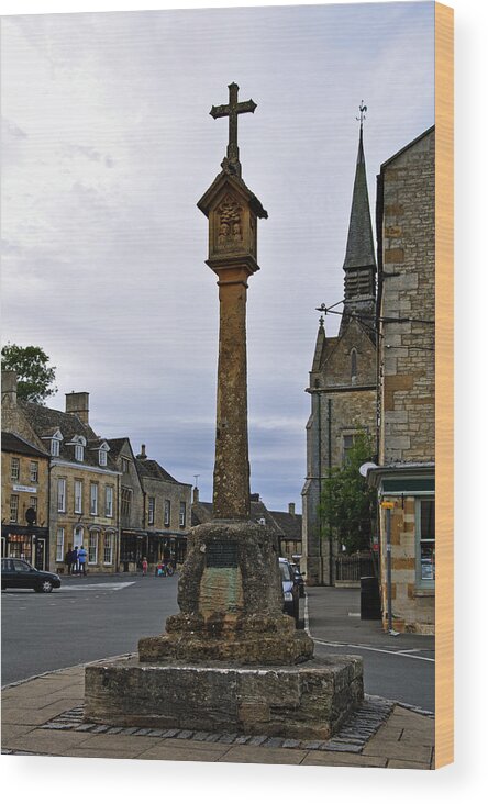 The Cotswolds Wood Print featuring the photograph Market Cross - Stow-on-the-Wold by Rod Johnson