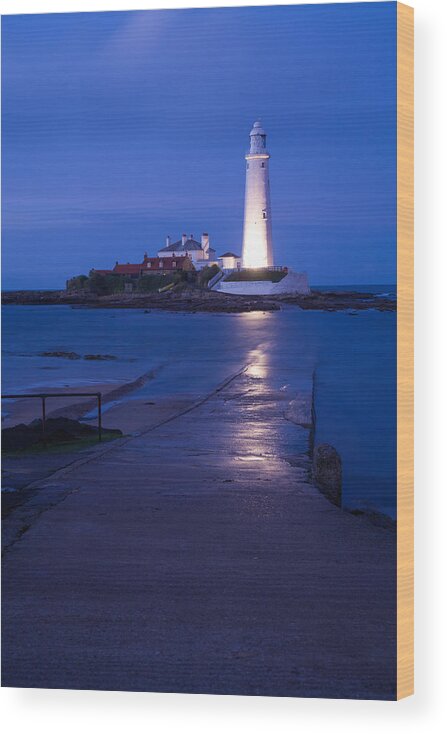 Whitley Wood Print featuring the photograph Saint Mary's Lighthouse at Whitley Bay #10 by Ian Middleton