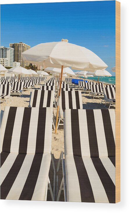 Chair Wood Print featuring the photograph Miami Beach by Raul Rodriguez