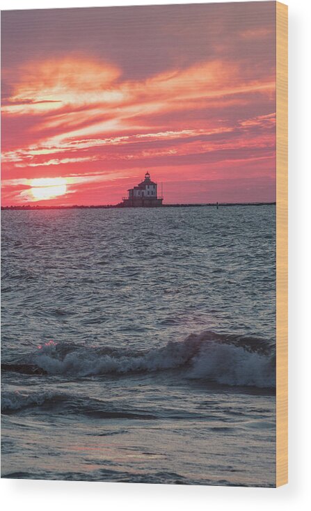 Ashtabula Ohio Wood Print featuring the photograph Ashtabula Ohio Lighthouse at Sunset by John McGraw