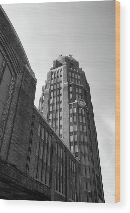 Buildings Wood Print featuring the photograph Central Terminal 15142 by Guy Whiteley