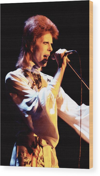 David Bowie Wood Print featuring the photograph David Bowie 1973 by Chris Walter