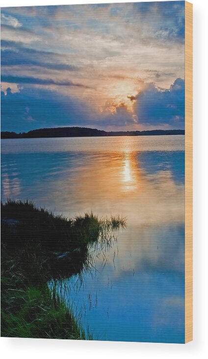 Sunset Wood Print featuring the photograph Day's end by Bill Jonscher