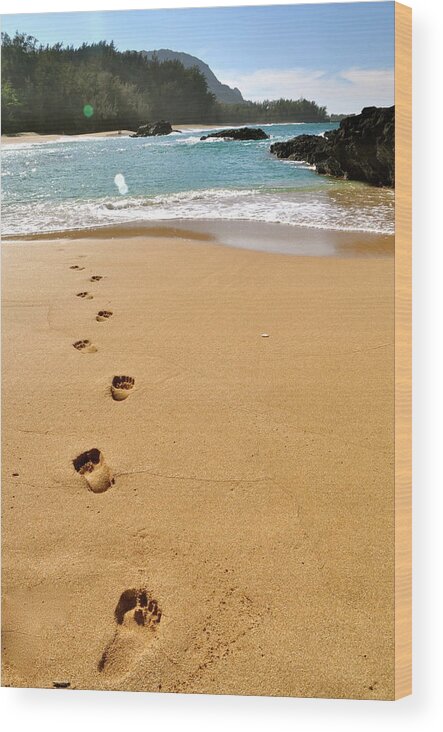 Hawaii Wood Print featuring the photograph Footprints in the sand by Sue Morris