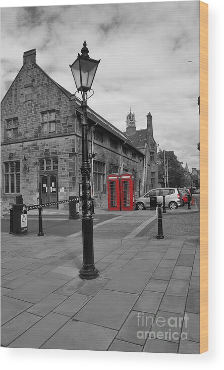 Lamppost Wood Print featuring the photograph Glasgow University. Lamppost. by Elena Perelman
