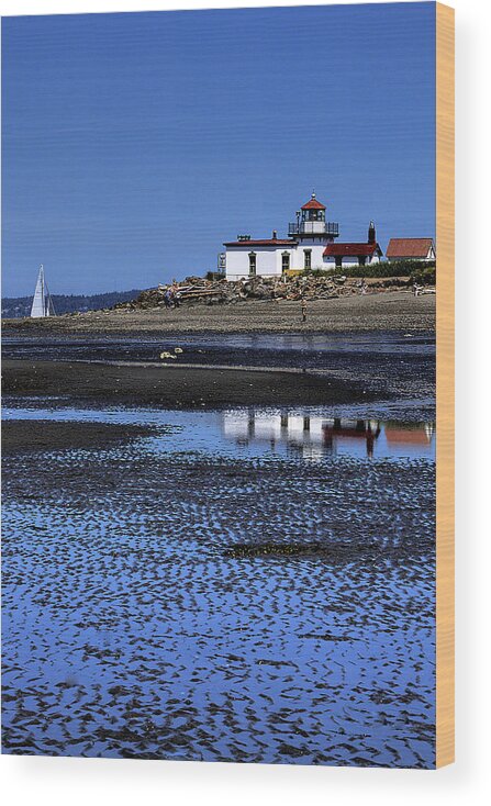 Discovery Park Wood Print featuring the photograph Low Tide at the Lighthouse by David Patterson
